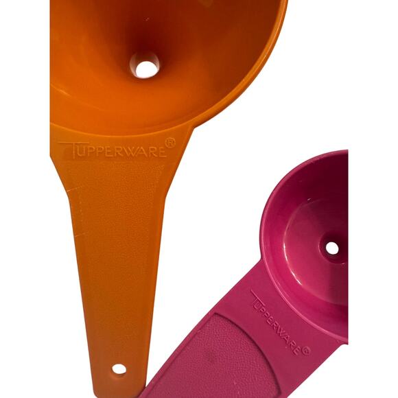 Set of 3 Vintage Tupperware Mini Funnels 1227-4/877-7/877-2 Orange/Red/Pink - Picture 3 of 5